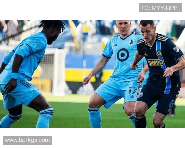 新英格兰革命与费城联的激烈对决揭示了美职联的竞争魅力与战术博弈 新英格兰革命与费城联的激烈对决揭示了美职联的竞争魅力与战术博弈