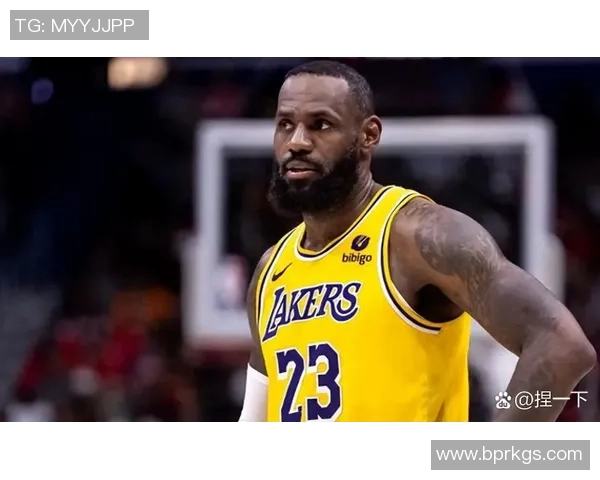 热火与湖人对决莫里斯表现抢眼引发球迷热议