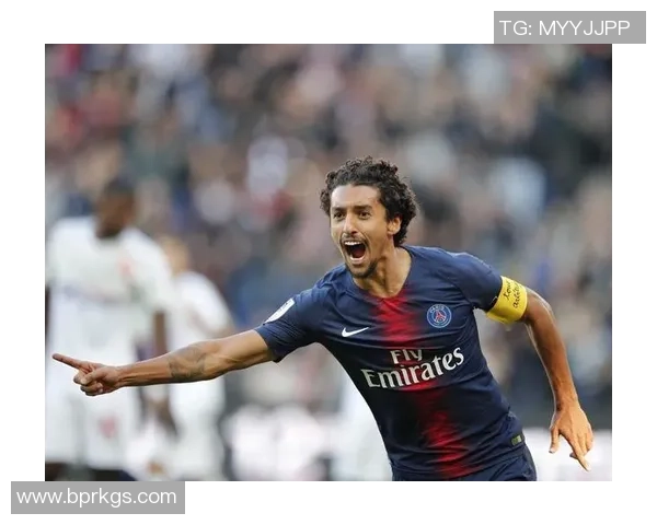 马尔基尼奥斯：从巴西天才到世界顶级后卫的传奇之路